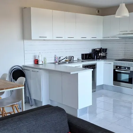 Апартаменты Avec Terrasse, Wifi, Parking Prive, A 2min De La Des Elmes - - Fr-1-309-130 *